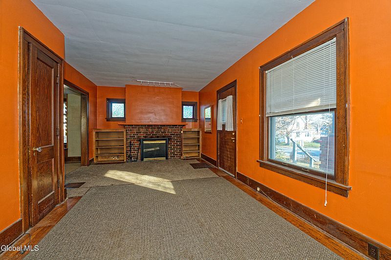 5th image of 18 1st Avenue