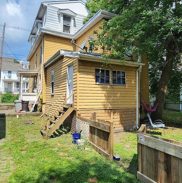 2nd image of 110 N High St