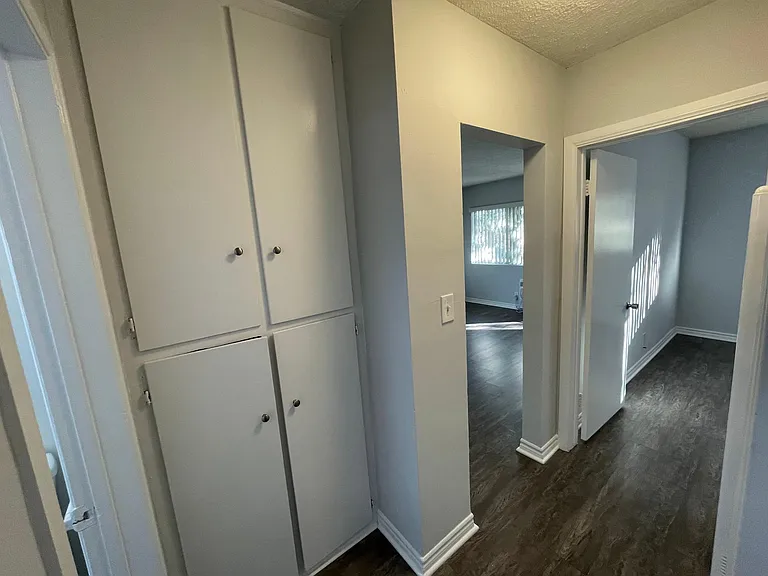 Dorian Apartments — Photo 14