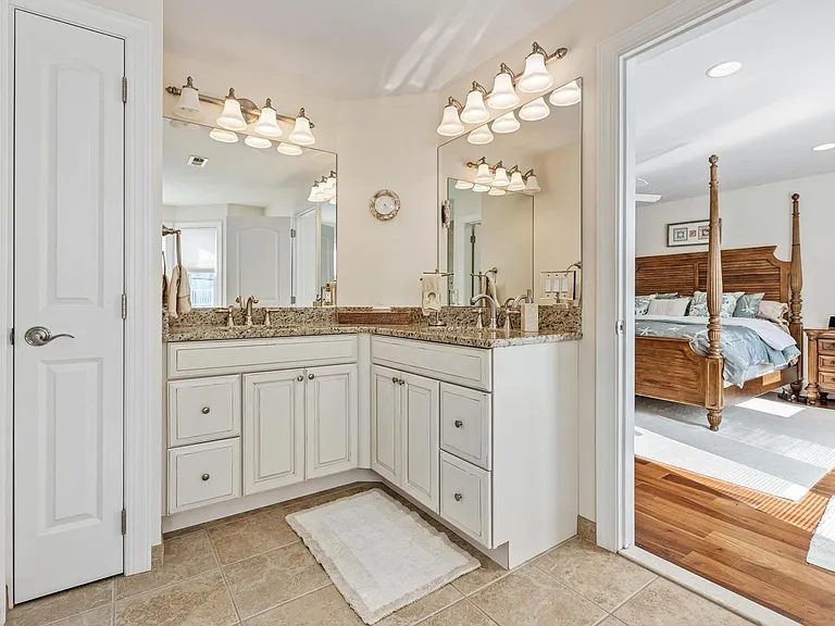 29 N Iroquois Ave #5/21-6/27 — Photo 27
