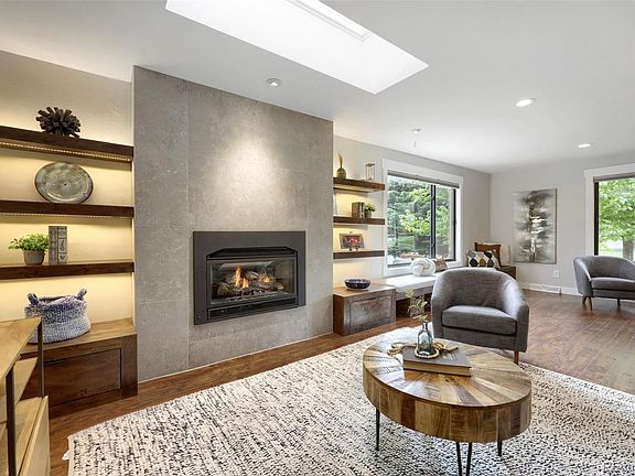 5th image of 2578 S Dover Way