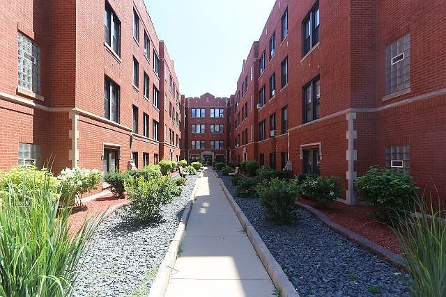 1st image of 3937 N Janssen Ave #G