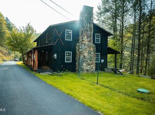 1128 Deer Meadow Rd, Raven, VA 24639