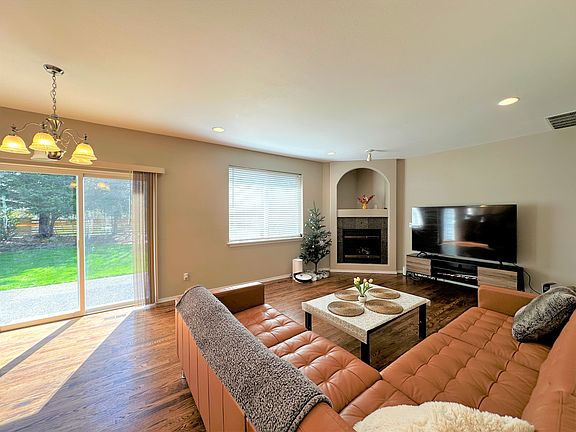 5th image of 20431 SE 261st Pl