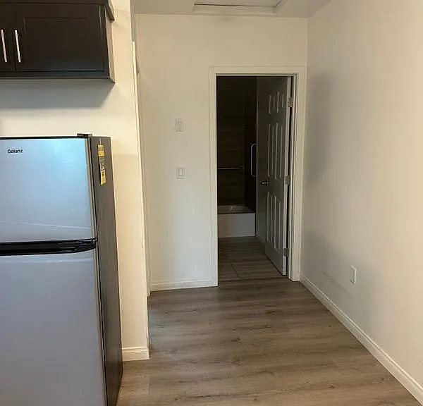 1351 1/4 E 41st Pl — Photo 5