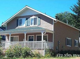 122 35th St, Bellingham, WA 98225
