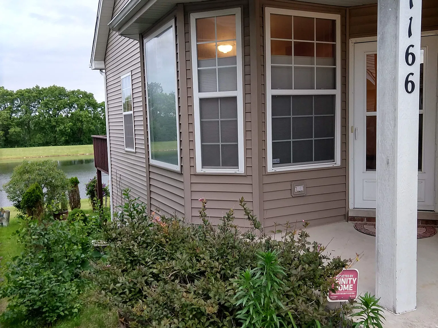3 bed, 3.5 bath, 2000 sqft, $3,000 — Photo 4