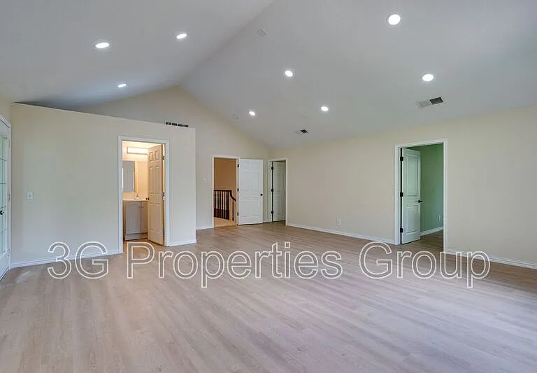3937 Valley View Ln — Photo 22
