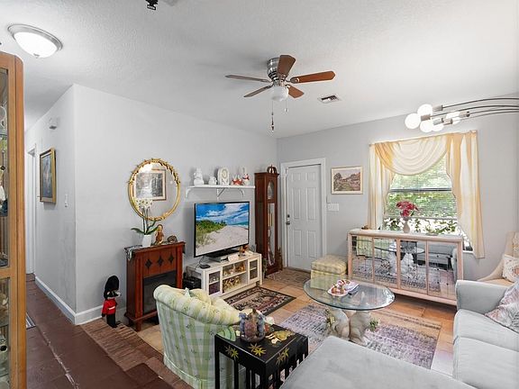 3rd image of 1306 23rd Avenue