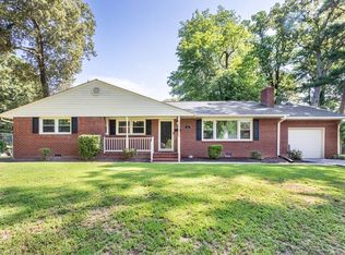 20 Indian Springs Dr, Newport News, VA 23606
