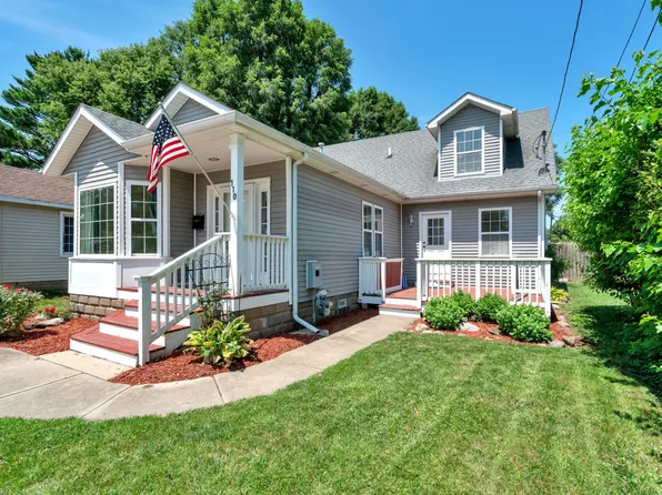 110 W Willow St, Coal City, IL 60416