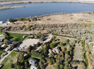 89 Erdman Ln, Burbank, WA