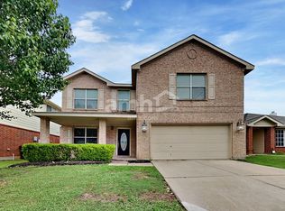 2105 Laughlin Rd, Fort Worth, TX 76177