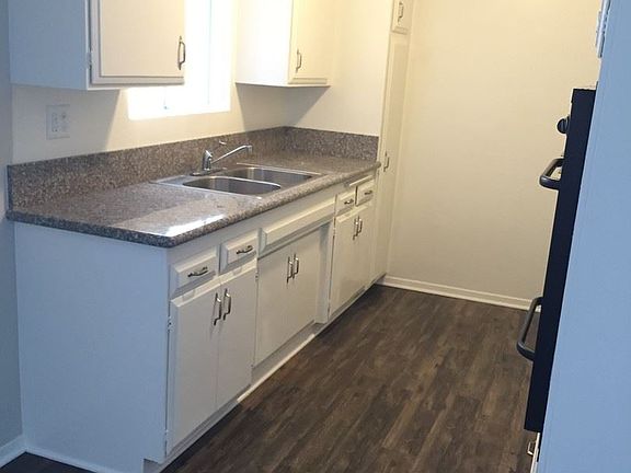 3rd image of 631 E Verdugo Ave APT H