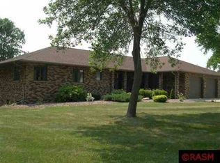 22222 510th Ave, Lake Crystal, MN 56055