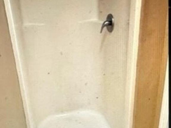 5th image of 810 Meadow Glen Ave APT A