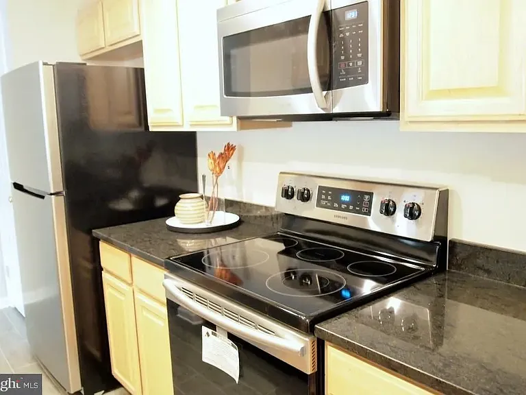 13112 Briarcliff Ter #501 — Photo 4