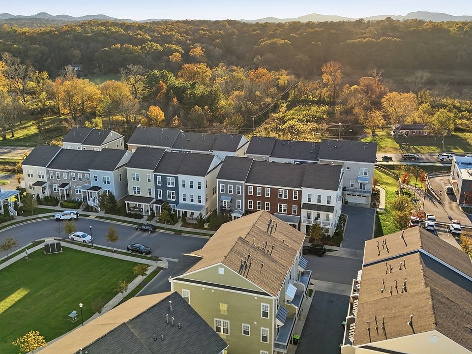 1st image of 179 Burkitt Commons Ave