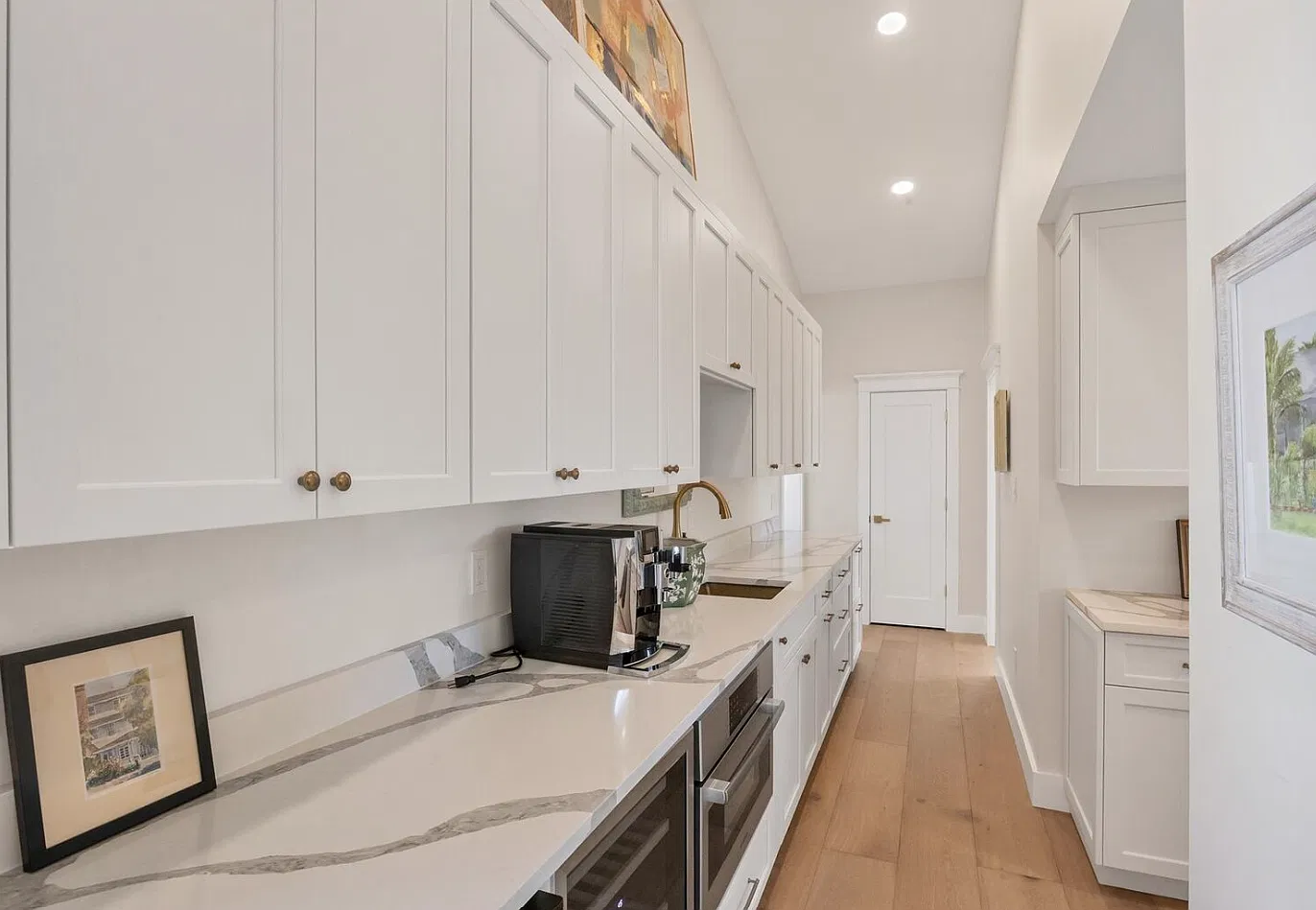 3 bed, 2815 sqft, $18,000 — Photo 3