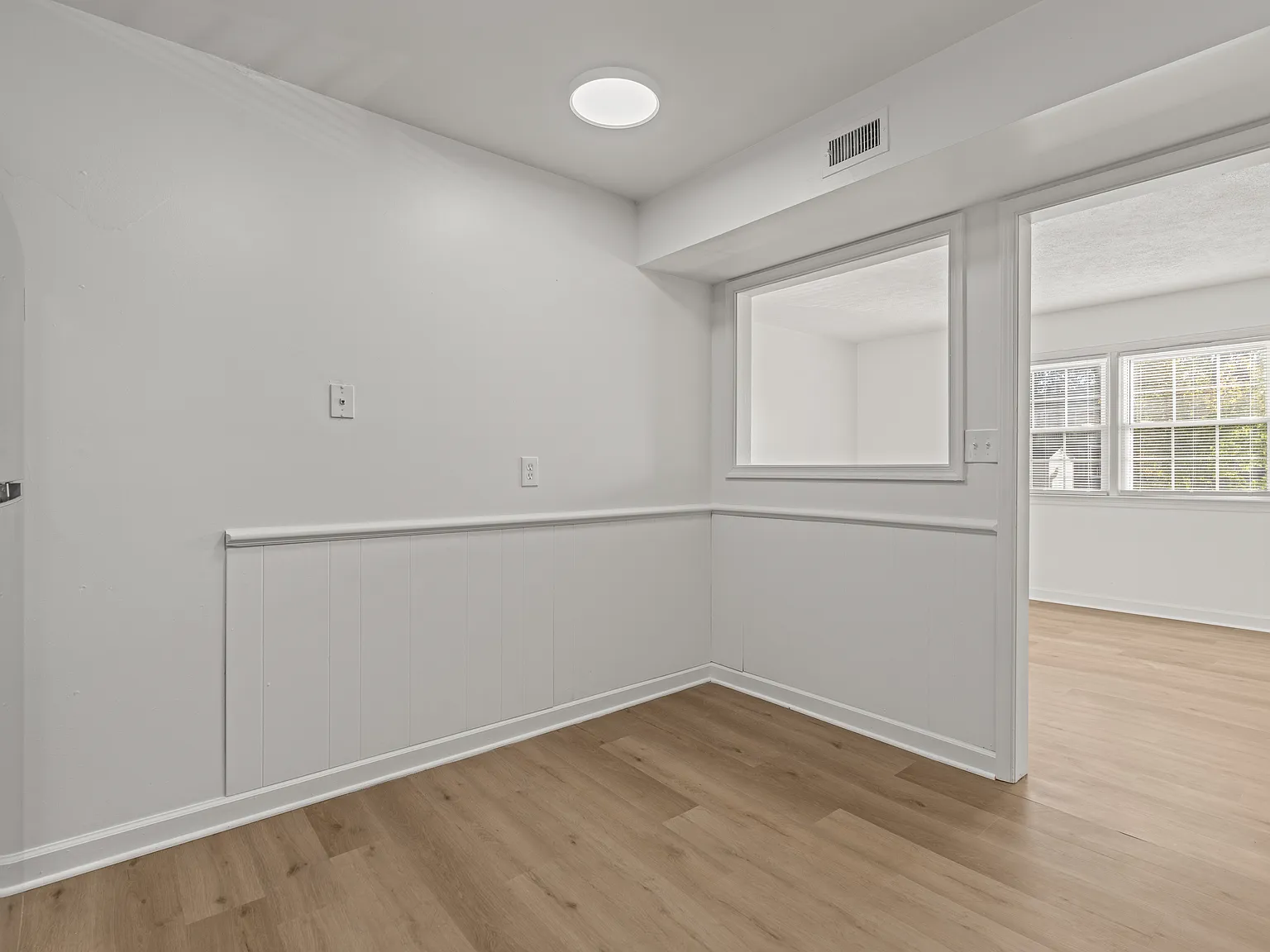 Summercrest Apartments — Photo 2
