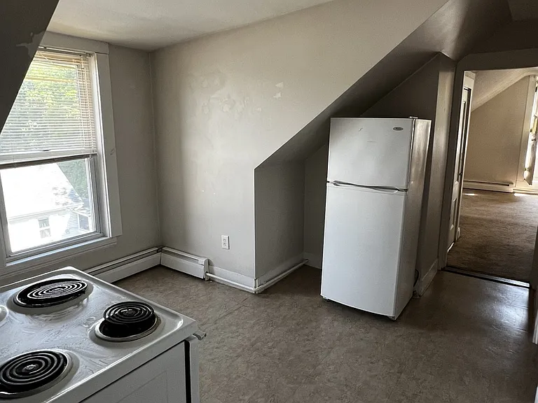 141 Maple St #3 — Photo 9