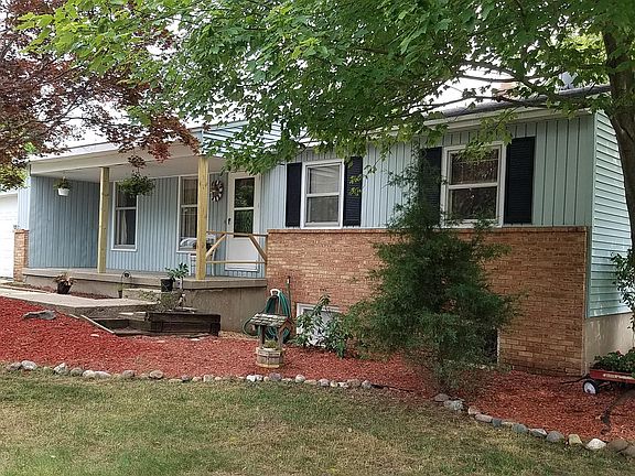 2nd image of 1710 Pineknoll Dr SE