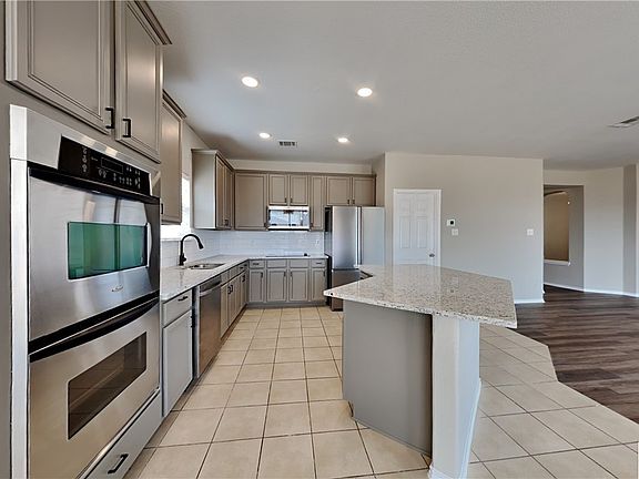 5th image of 5504 Bridgewood Dr