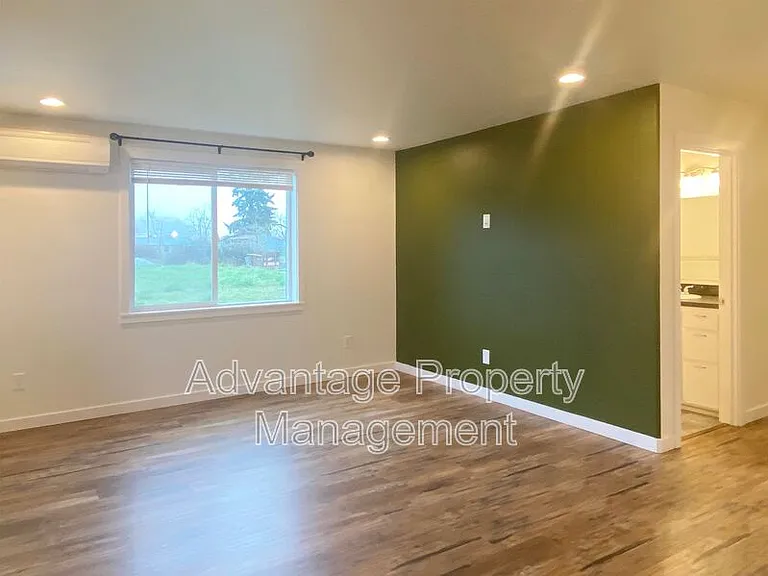 1711 S 9th St — Photo 17