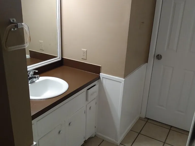 612 N Elkhart Ave #A — Photo 19