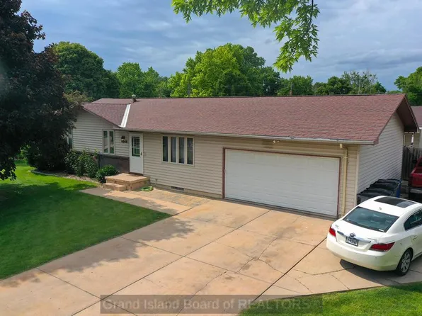 4340 Kay Ave, Grand Island, NE 68803