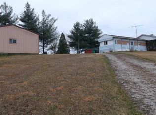 1609 E Furnace Rd, Bloomfield, IN 47424