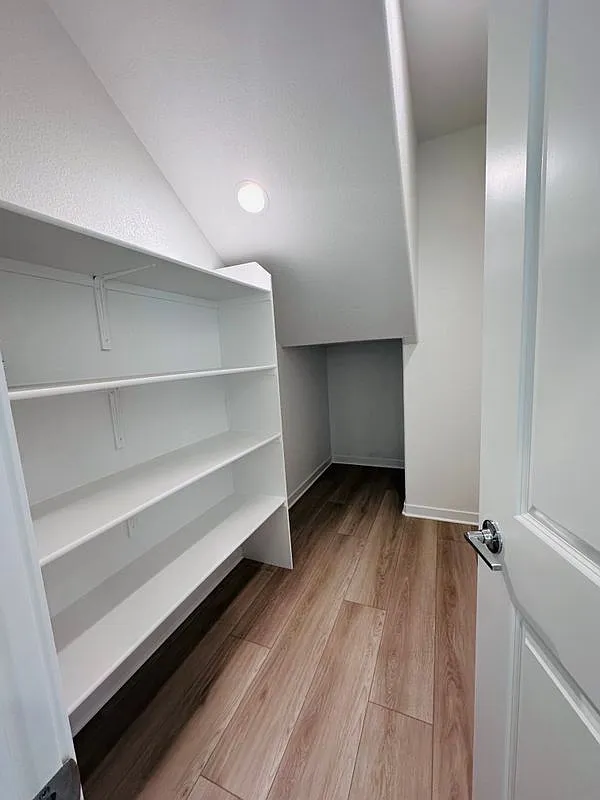 3 bed, 2.5 bath, 1835 sqft, $3,100 — Photo 4