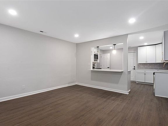 2nd image of 206 20th Ave N