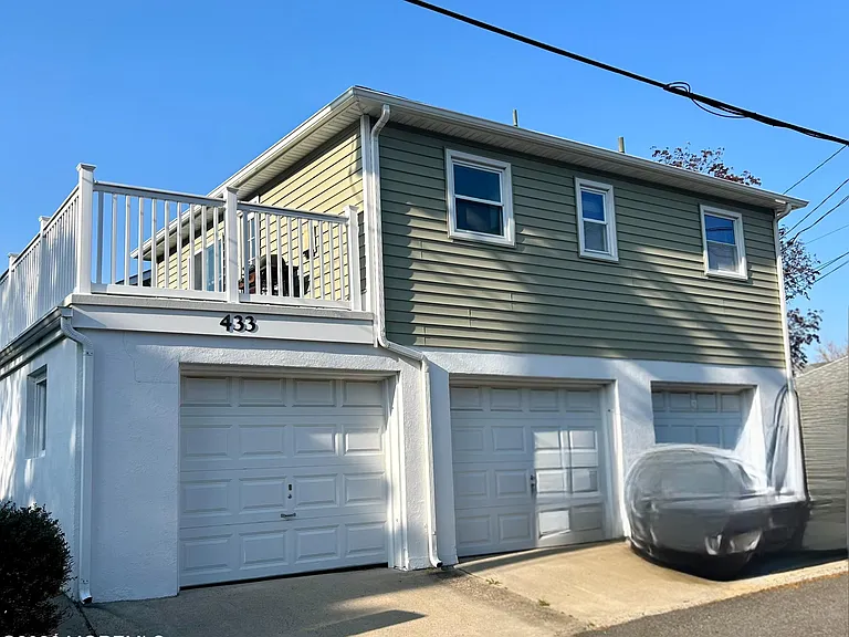 433 Garfield Ln — Photo 12