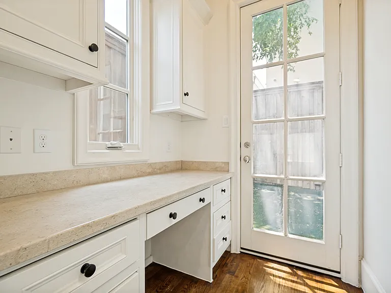 3614 Edgewater Dr — Photo 14