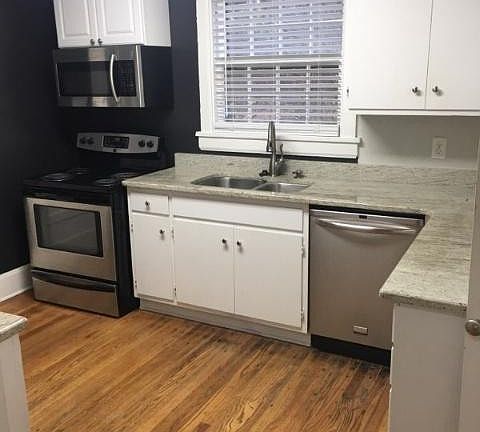 4th image of 406 Chesterfield Ave #A