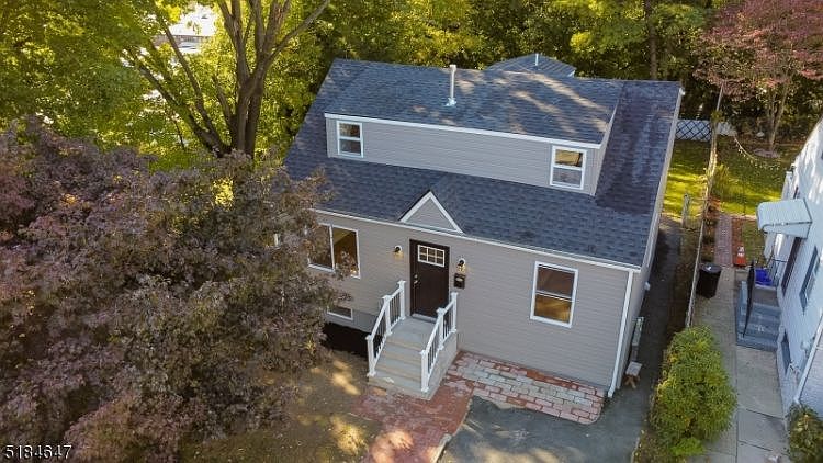 2nd image of 81 Rutherford Blvd