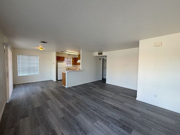 3rd image of 2482 Fox Ave APT 1