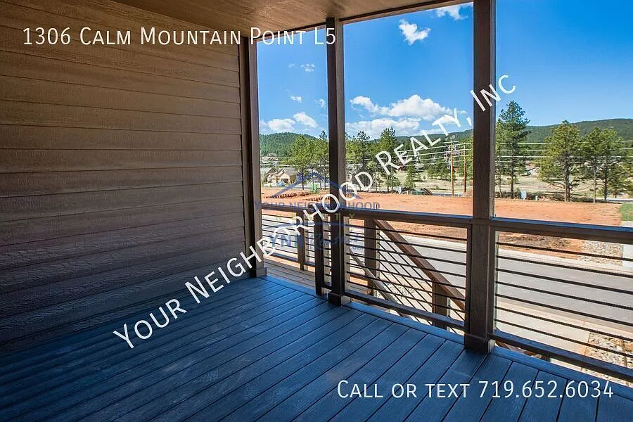 1 Bed 1 Bath Duplex w/ Garage — Photo 3
