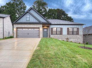 746 Hunts Terrace Dr, Kingsport, TN 37663