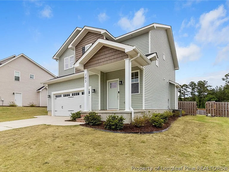 105 Woodford Ln — Photo 3