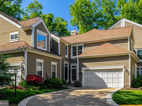 11413 Hollow Timber Way, Reston, VA 20194