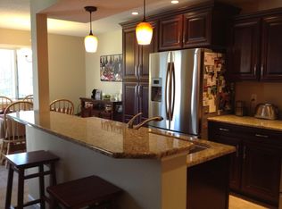 3111 Willowwood Dr, Bettendorf, IA 52722