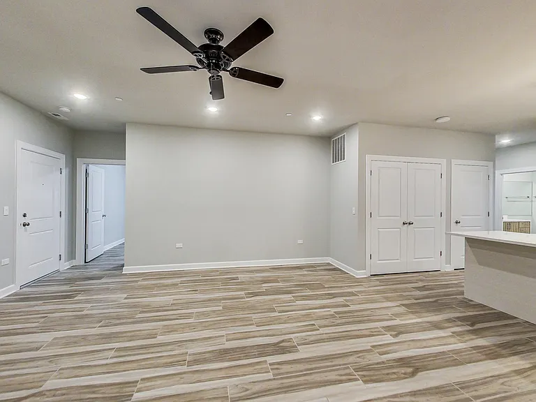 6135 S Kimbark Ave #202 — Photo 4
