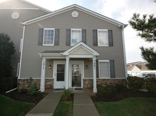 1601 Silverstone Dr #1601, Carpentersville, IL 60110