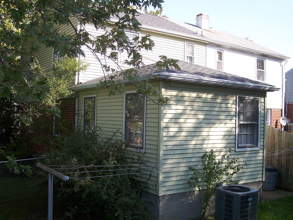 2nd image of 3305 Dallas Dr #D.