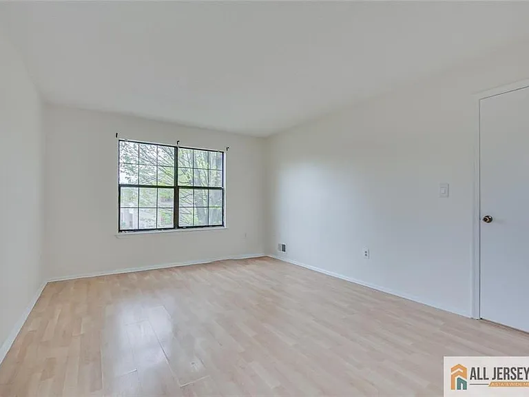 64 Taylor Dr #3212 — Photo 16