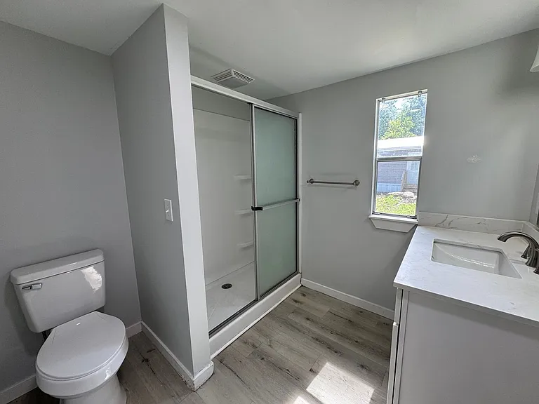 1101 Davis St NE — Photo 5