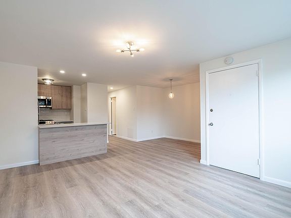 2nd image of 5441 Houghton Pl #1
