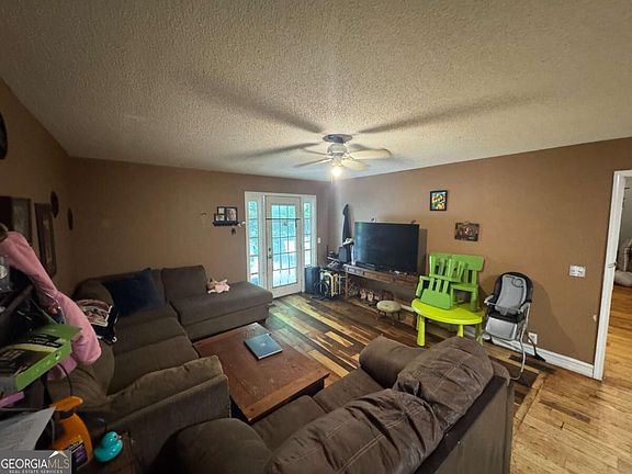 4th image of 5999 Third Army Rd